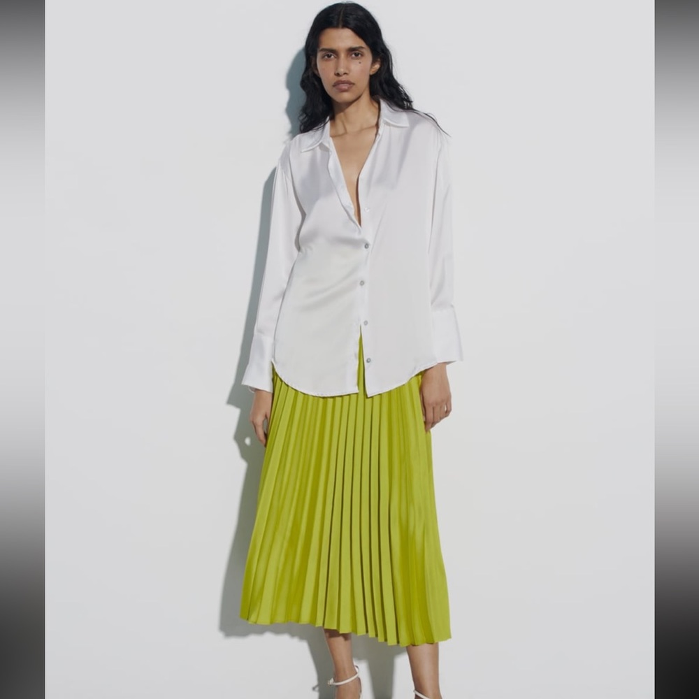NWOT Pleated Green Midi Skirt Size S